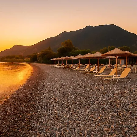 La Casa Rosa Seaside Getaway