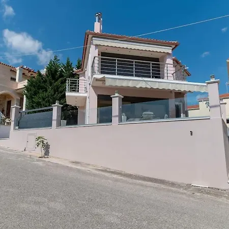 La Casa Rosa Seaside Getaway