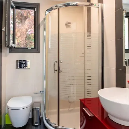 La Casa Rosa Seaside Getaway *