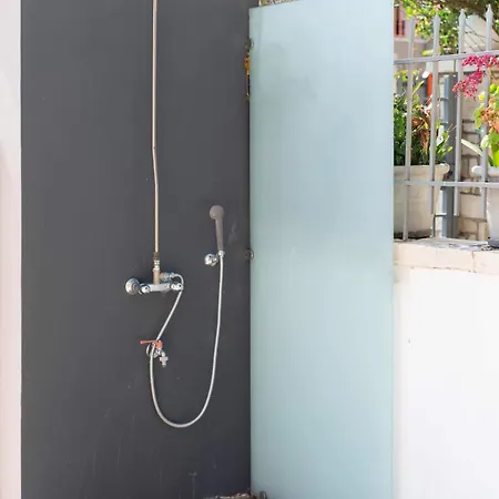 La Casa Rosa Seaside Getaway